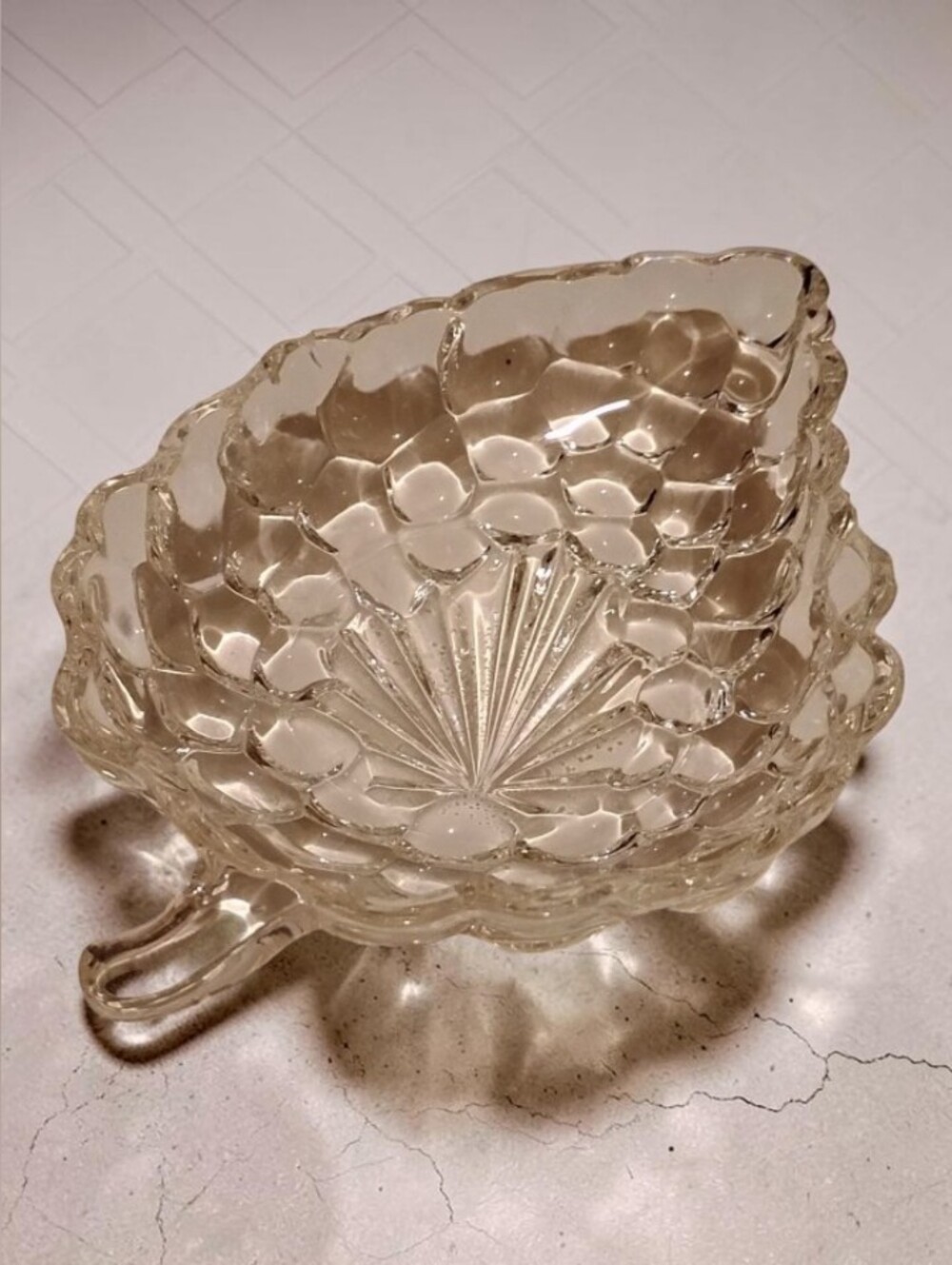 Vintage Anchor Hocking Clear Glass Grape Cluster Candy Dish Like New